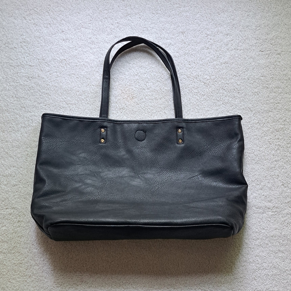 Bass Company Black Leather Lined Tote Shiuld
